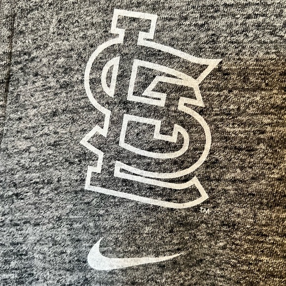 Nike St. Louis Cardinals Jacket. - Picture 3 of 6